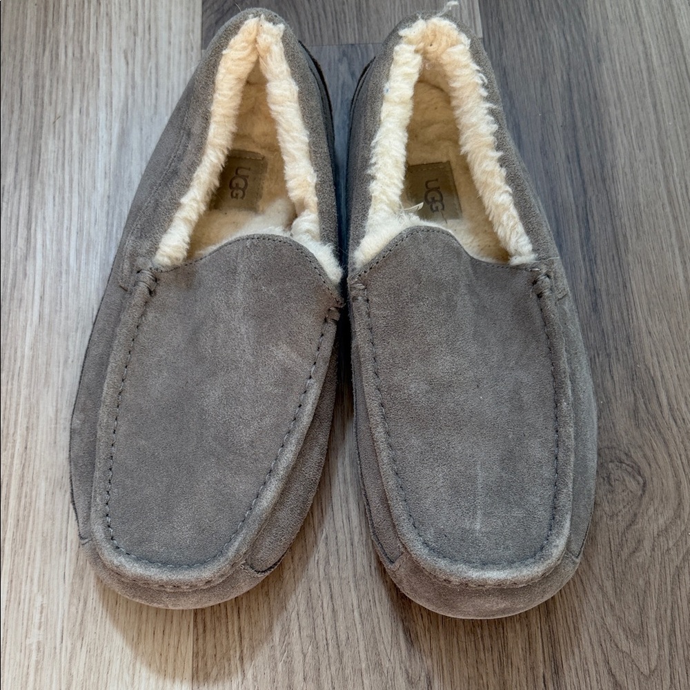 UGG Men's Tan Suede Loafers 🌶️